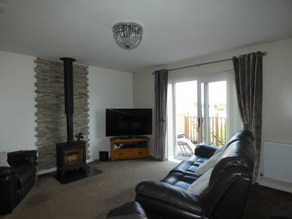 Lounge- click for photo gallery